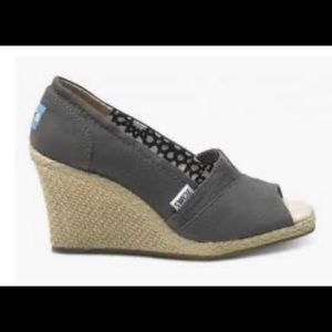 TOMS Classis Canvas Grey Open Toe Wedge Sz 7